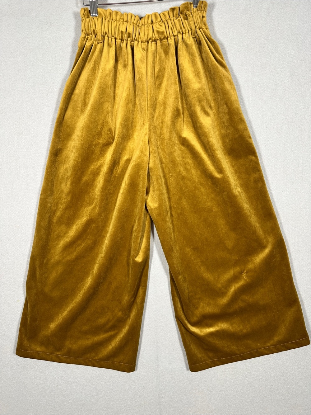GU Uniqlo Velvet Wide Leg Pants Mustard Yellow Gold Pleated Cropped Sz Sm/M - Picture 3 of 7
